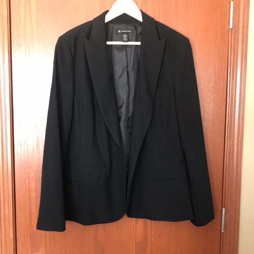 Women’s black blazer size 16
